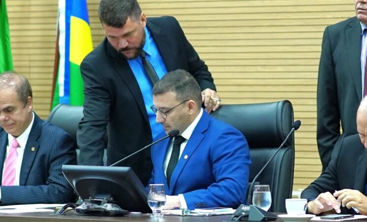 Deputado Ribeiro vota favorável e Polícia Civil recebe R$ 8 milhões em investimentos
